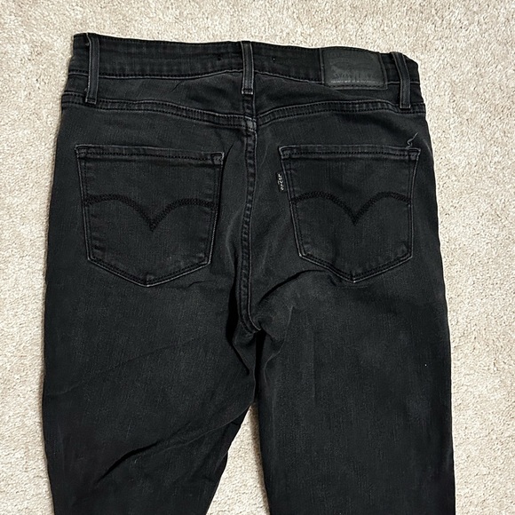 Levi’s High Rise Black Skinny Jean - Picture 1 of 5
